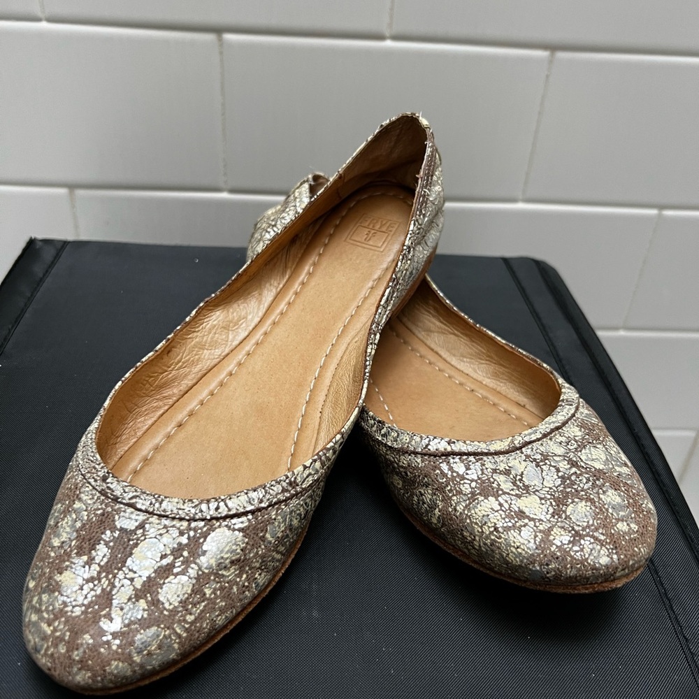 Frye Carson Ballet Flats SZ9M Crinkled Metallic. Very Well Cared For💕